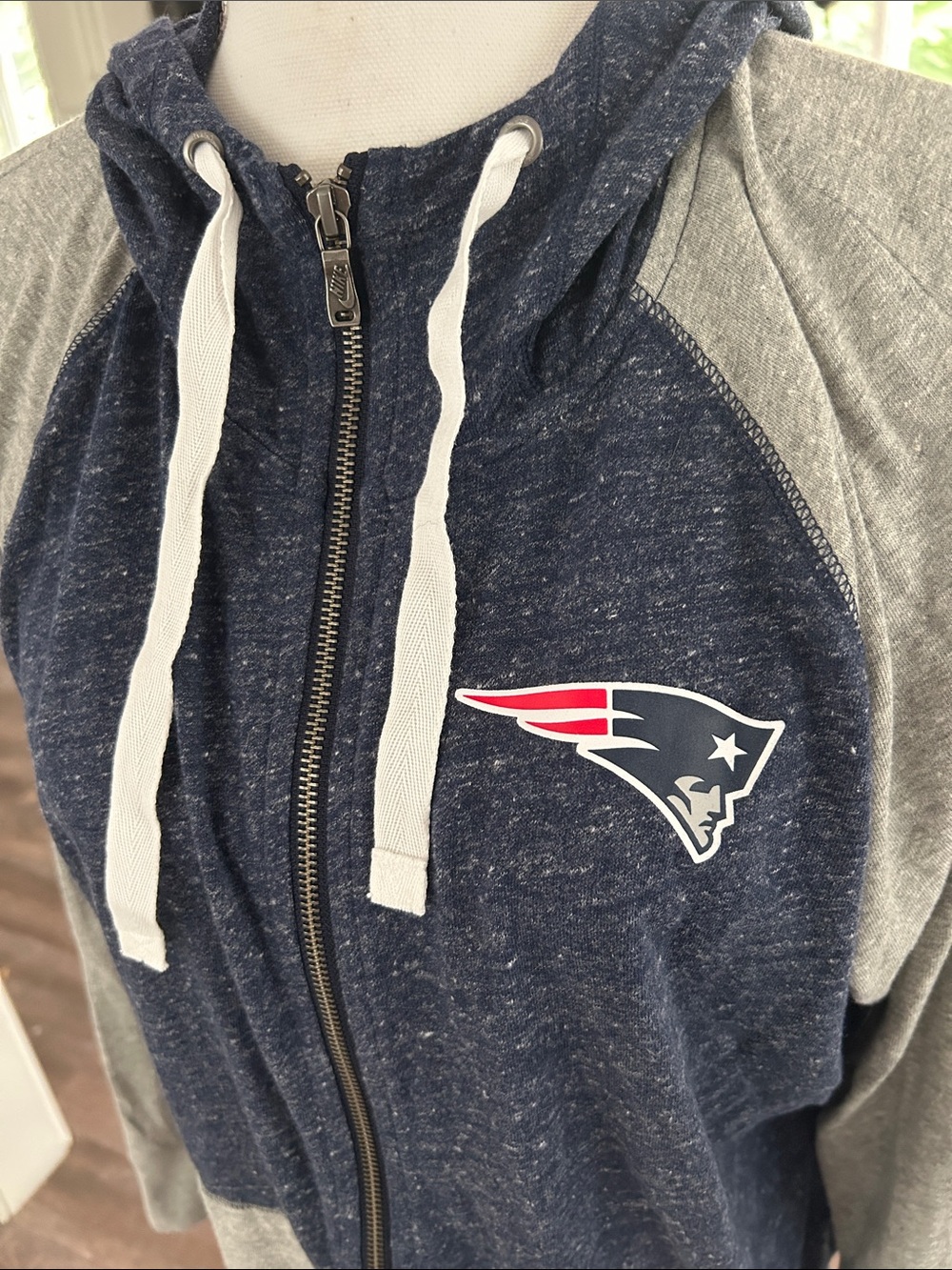 New England Patriots NFL Zip Up Lightweight Sweatshirt - Picture 5 of 7